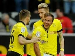 Das Dortmunder Offensive Trio Um Jakub Blaszczykowski L Mario Gotze M Und Marco Reus Durfte Bereits Nach Wenigen Sek Marco Reus Borussia Dortmund Dortmund