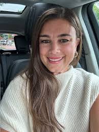 Sasha Temple's Instagram, Twitter & Facebook