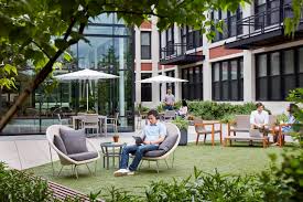 The luxury lifestyle brand, now part of the poltrona frau group family along with poltrona frau, cassina and cappellini, serves commercial, hospitality and residential clients with a dedicated focus on outstanding quality, superior craftsmanship and unparalleled service. Janus Et Cie Haworth