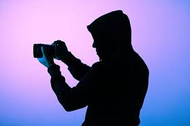 Mereka nggak cuma lihai pegang kamera tapi punya wajah yang ganteng. Halaman 4 Gratis Operator Kamera Foto Piqsels
