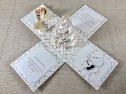 Geldgeschenke Explosionsbox Geldkarte Gluckwunsche Hochzeit Ein Designerstuck Von Rundum Shop Bei Daw Gluckwunsche Hochzeit Geschenke Geschenk Hochzeit