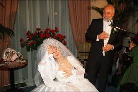 Ave maria!maiden mild!oh, listen to a maiden's prayerfor thou canst hear amid the wild'tis thou, 'tis thou canst save amid, despair.we slumber safely 'til. Deces De Rene Angelil A 73 Ans L Amour De Rene Angelil Et Celine Dion En Trois Videos Cultes