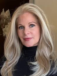 Lindsay Whyte's Instagram, Twitter & Facebook