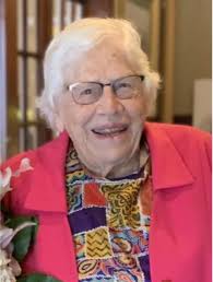 Auburn holds a moment of silence in remembrance of Dr. Julie Gard Schnuelle  before today's game. 🙏🦅 📸: Patrick Greenfield AL.com