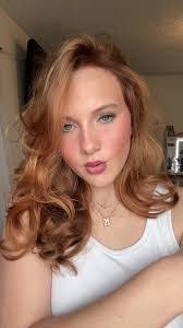 Kelli Stewart's Instagram, Twitter & Facebook