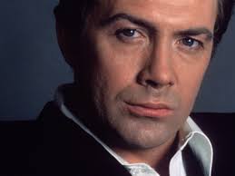 Morre Lewis Collins, de 'Os Profissionais'
