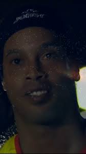 La #NocheAmarilla 2016 es catalogada como la presentación deportiva más  espectacular que se ha vivido en #Ecuador. #Ronaldinho fue la figura de la  noche que marcaría el camino para la ★15 de ...