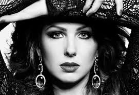 Julia Poly Music & Downloads