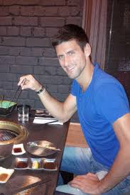 Doch dann schafft er die … Novak Djokovic Starportrat News Bilder Gala De