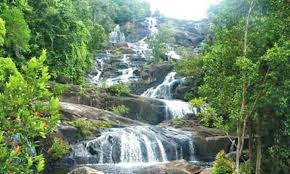 Air terjun sungai kandi, sungai kelelawar, hulu kuantan, kabupaten kuantan singingi, riau 29565. Wow Eksotiknya Air Terjun Tujuh Tingkat Di Kuansing Edisiana Com