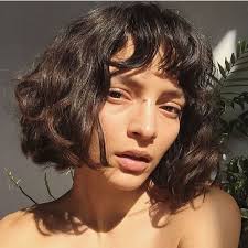 Bob hair with bangs is such a wonderful choice for round face too, because it will make your round face look smaller. Plantmlk Short Hair Styles Curly Hair Styles Hair Styles