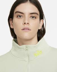 Dense loops on the skin side provide soft cushioning while allowing moisture to escape. Nike Sportswear Women S 1 4 Zip Fleece Nike Lu