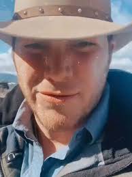 Vincent Daniel Virgil (@danielvvincent)