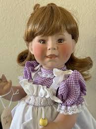 Beth Dolly's Instagram, Twitter & Facebook