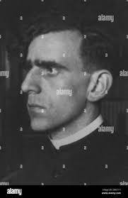 Doug Muench's Instagram, Twitter & Facebook