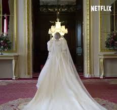 Beatiful princess diana in her caridge along with her dad. The Crown S Emma Corrin In Full Princess Diana Wedding People Com
