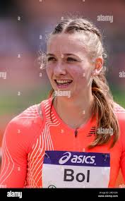 200 meters women hi-res stock photography and images