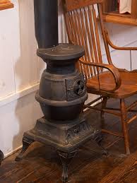 A Potbelly Stove To Match A Potbellied Cook Pot Belly Stove Antique Cast Iron Stove Antique Stove