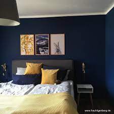 Hellblau weitet räume optisch und sorgt für eine ruhige, klare atmosphäre. Lysander Dunkelblaue Zimmer Schlafzimmerfarbe Zimmer Einrichten Jugendzimmer