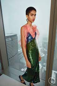 Radio karolina je prisutan u srpskom medijskom prostoru od 2013. The Fashion Search Engine Tagwalk