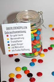 Geburtstag deutlich mehr zu einem geschenk dazu, als zu einem ganz normalen jahrestag. Diy Geschenke Geburtstag Kollegin Retromoda In 2020 Lustige Geschenke Zum 50 Geschenke Zum 50 Geburtstag Selber Machen