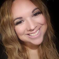 Laura Manka's Instagram, Twitter & Facebook