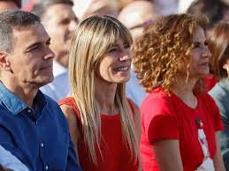 El juez Peinado cita al jefe de seguridad de Moncloa para saber quién firmó  la citación judicial de Begoña Gómez