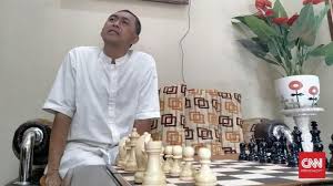 Dua komentator yang merupakan orang tersohor di dunia catur indonesia pun turut didatangkan untuk duel ini. Vmkcx3yhzfxhbm