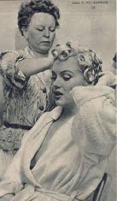 Recently, she took to instagram and posted a picture of marilyn monroe with the caption real bodies=gorgeous. Pin Curls Marilyn Vintage Hairstyles Marilyn Monroe