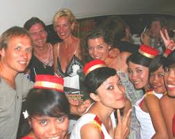 Lyceum te hilversum, ging hij toch in de tweede klas naar het havo. John De Mol Junior In Red Carpet Picture Of Red Carpet Champagne Bar Seminyak Tripadvisor