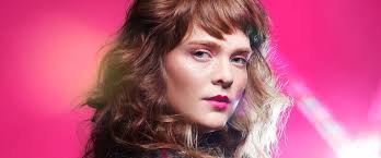 Биография Parallels: синтезаторный коллектив Холли Додсон