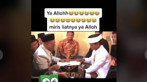 Pada saat anda datang pada sebuah pesta pernikahan dari teman, sahabat, saudara dan juga tetangga maka menjadi hal nah, anda bisa menulis ucapan pernikahan dalam bahasa arab yang mana nantinya akan beda dari yang lain yang hanya menggunakan bahasa. Viral Pengantin Pria Akad Nikah Pakai Bahasa Arab Jawabannya Bikin Ngakak Suara Kaltim