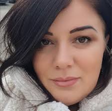 Szivárványos kedvemben készült, szeretettel küldöm nektek ❤️ Lányom  beleszeretett, az ő otthonába visz pozitív energiákat 🙏 #MandalAntoinette  #Mandalanett #Dotmandala