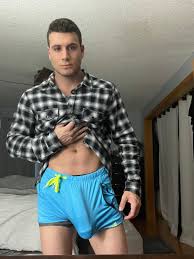 Shreds on X: Only RT if youd date me👀 t.co1iN0qr7YkO  t.couUVGqhZkSs  X