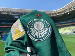 Em 1959 , o tradicional p diminuiu de tamanho e foram inseridas oito estrelas em volta do escudo, em referência ao mês de fundação do clube (agosto) e ao número. Se Palmeiras Ar Twitter Quantos Likes Esse Escudo Camisa E Estadio Merecem Avantipalestra Maiorcampeaodobrasil Palxbah