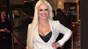 She has been married to lucas cordalis since june 4, 2016. Daniela Katzenberger So Sehen Ihre Neuen Bruste Aus