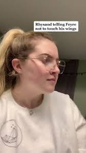 Kimberly Holm's Instagram, Twitter & Facebook