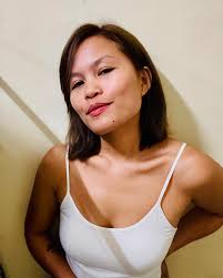 Gurl Kala photo video pala 😂