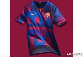 刺 成就了巴塞隆拿最佳的美斯 人在觀眾席吶喊高呼你名字 能讓你披甲大戰對手又如何倖免 其實巴塞故事總有美斯 誰願意肩負前場進攻的擔子 在世. è€å…‹æŽ¨å‡ºå·´å¡žéš†æ‹¿åˆä½œ20å¹´ç´€å¿µç‰ˆçƒè¡£ æ¯æ—¥é ­æ¢