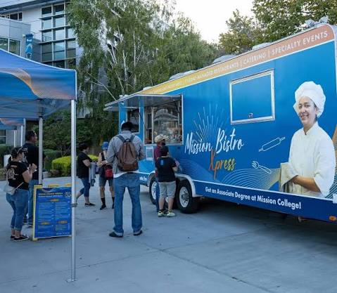 Safety ME-eting Xpress Food Truck — Mexican restaurant food truck in Hobbs, New Mexico