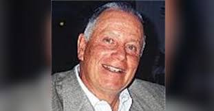 Laura Hettwer's Instagram, Twitter & Facebook