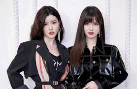 Or is one of the two women lying?last evening (dec 19), yumi from the singaporean twin pop duo by2 . By2å¦¹é¢å®¹å‡ç´šé€†é½¡è®Šå›žåœ‹ä¸­å¦¹ç¶²è™§ çµ‚æ–¼èªçš„å‡ºå§Šå§Šå¦¹å¦¹äº† å¨›æ¨‚ ä¸­æ™‚æ–°èžç¶²