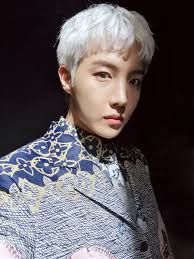 In particular, many couldn't wait to see interactions between two music groups who might be so different but have a joint love for producing music. Bts J Hope Blackpink Lisa More Included In The World S Top Face Handsome And Beautiful This 2021 Kpophit Kpop Hit