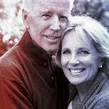 Maureen Vale's Instagram, Twitter & Facebook