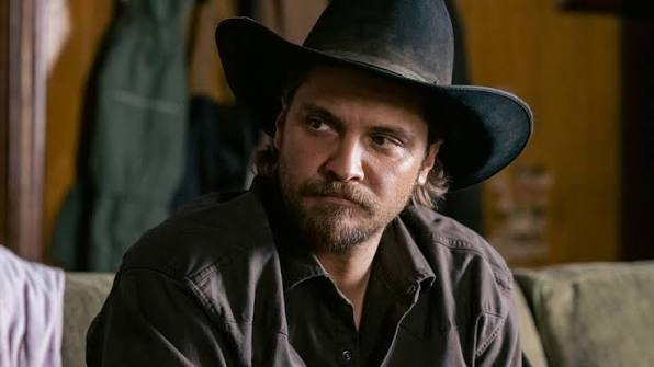 The Marshals season 2 teaser trailer arrives, seeing Luke Grimes' Kayce Dutton facing the Dutton family's violent legacy in action-packed footage. 👀 Check It Out Here: bit.ly/44GYWI1