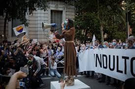 Anuncio por megafonãa da manifestaciã³n do domingo 16 de decembro de 2007 en prol do indulto aos tres do eixo. El Constitucionalismo Clama En Barcelona Contra Los Indultos A Los Lideres Separatistas Cataluna