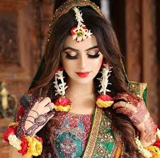 Weekend hairstyles for short hair: Gajra Hairstyles For Your Wedding What Is Your Favorite Elan