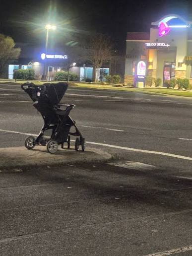 If you go out at night and spot an abandoned stroller at the roadside,  don't get out of your car! 😮 You need to know what it could mean 👇
