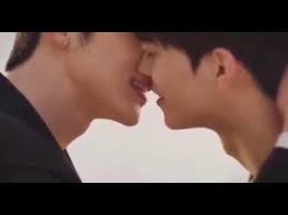 Who are the main characters in where your eyes linger? Gay Kissing Where Your Eyes Linger Ending Youtube
