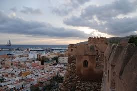 Almería, provincia (province) in the comunidad autónoma (autonomous community) of andalusia, southeastern spain, bordering the mediterranean sea.it was formed in 1833. Beste Reisezeit Fur Almeria Klima Und Wetter 2 Monate Zu Vermeiden